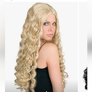Fun World Long Luscious Curly Blond Wig NWT 24"